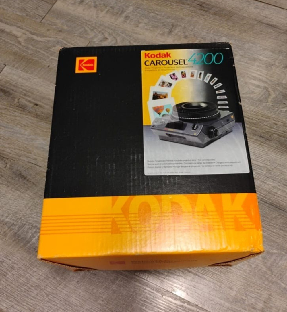 VINTAGE TESTED Kodak Carousel 4200 Slide Projector